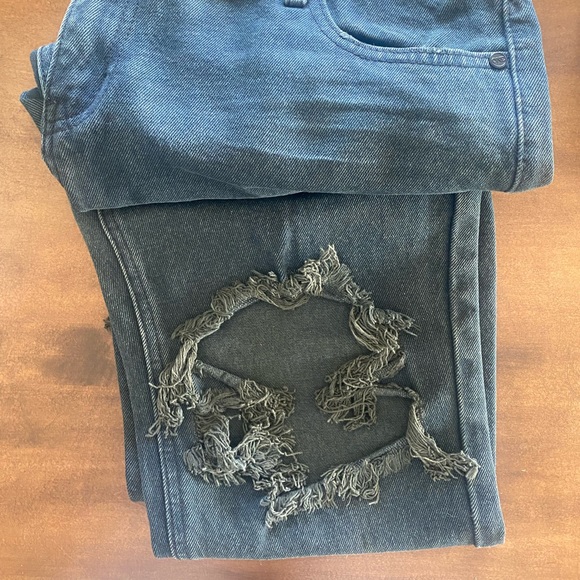 [Urban Outfitters] Semi Ripped Jeans - Picture 2 of 2